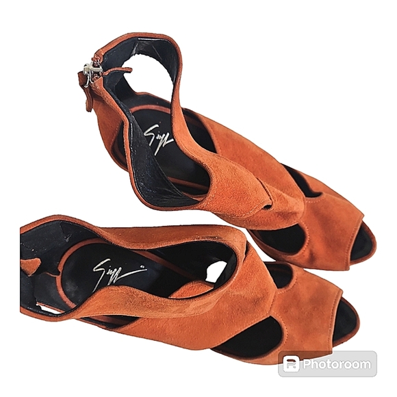 Giuseppe Zanotti Suede Heels - Picture 4 of 14